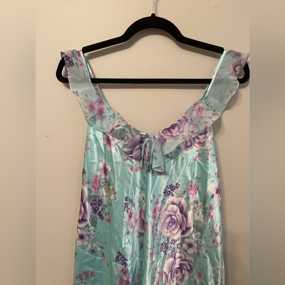 Morgan Taylor Vintage Floral Satin Slip Dress - Picture 4 of 8